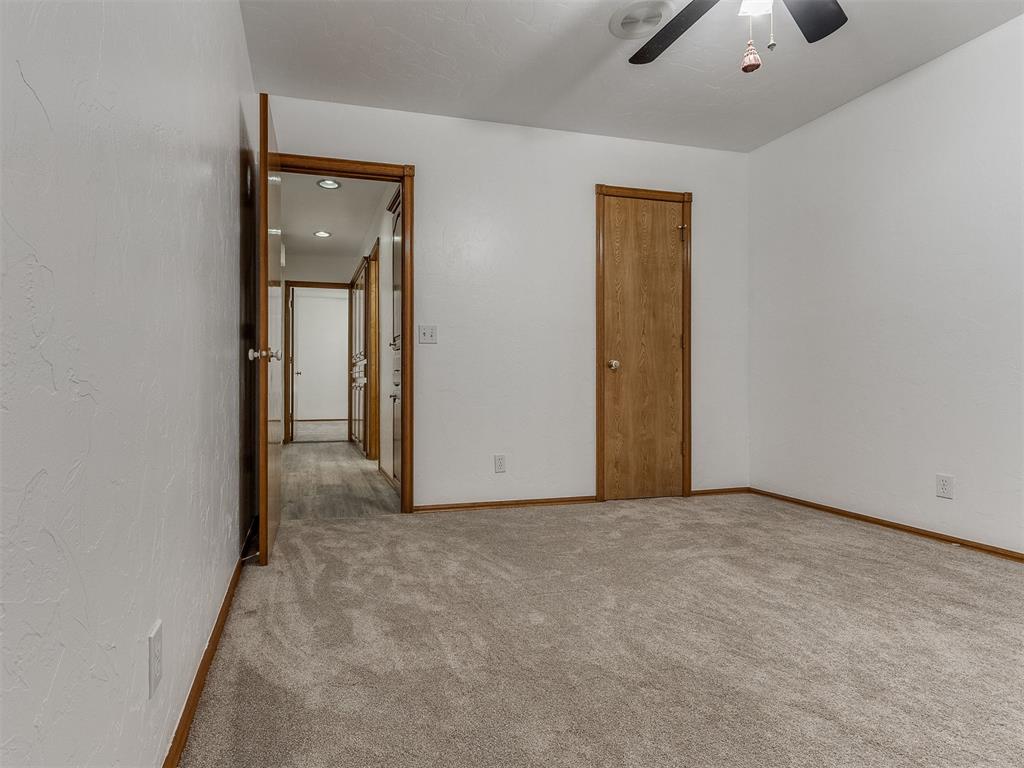 109 S Ramblin Oaks Drive Property Photo 31