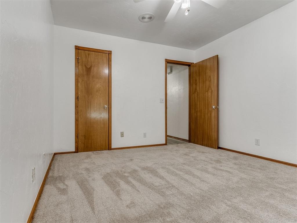109 S Ramblin Oaks Drive Property Photo 33