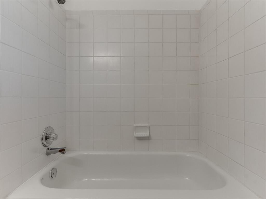 109 S Ramblin Oaks Drive Property Photo 38