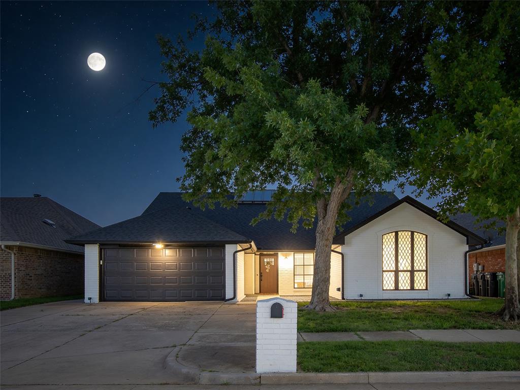 11908 Blueway Avenue Property Photo