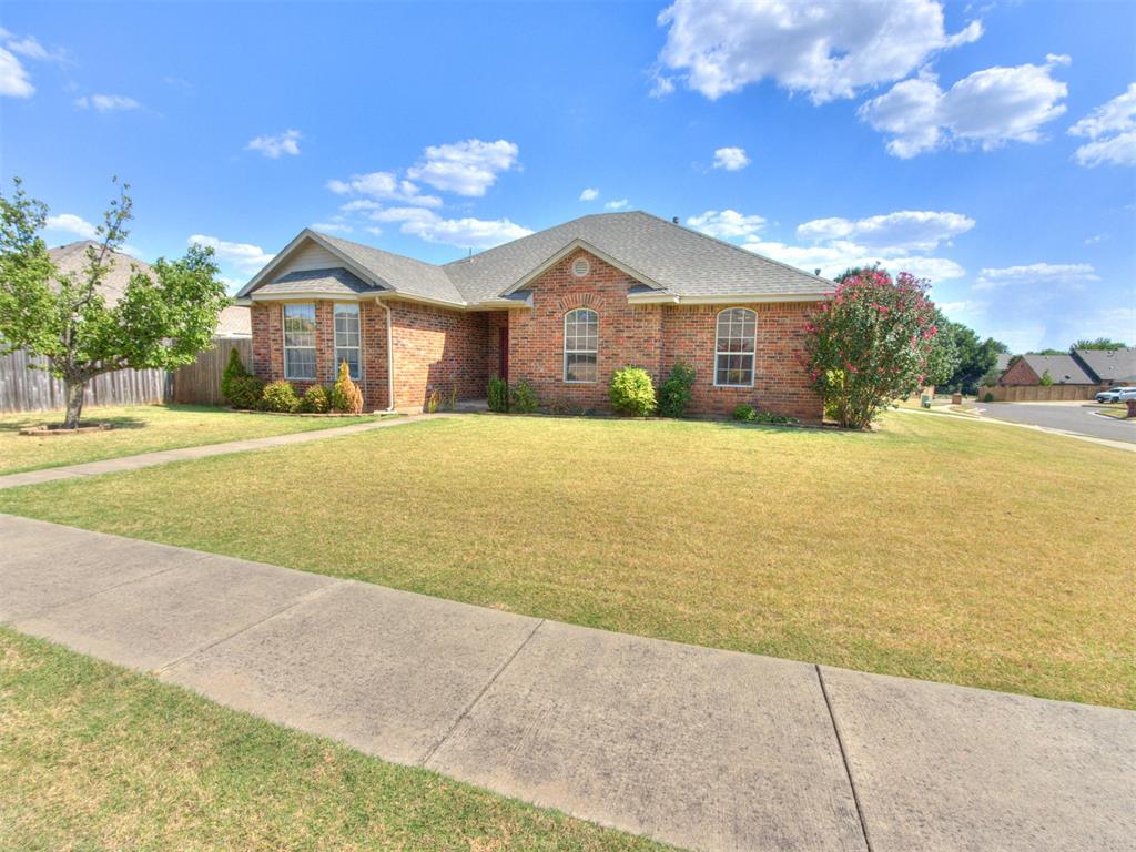 2100 Bradford Way Property Photo 2
