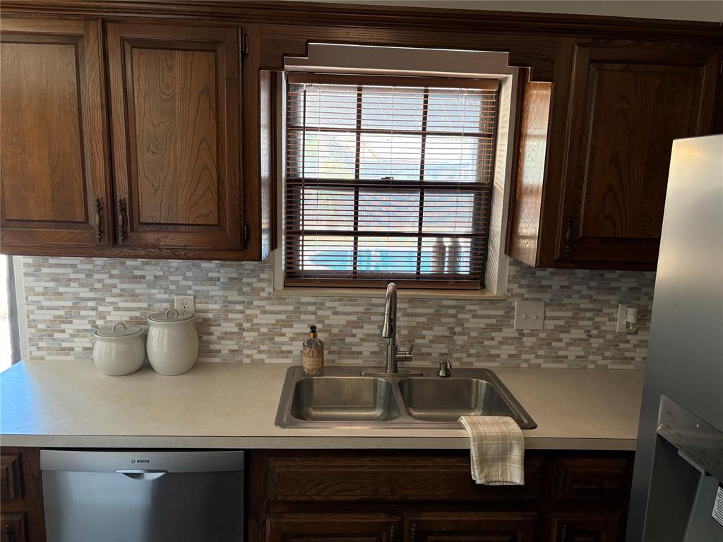 706 Heatherhill Drive Property Photo 6