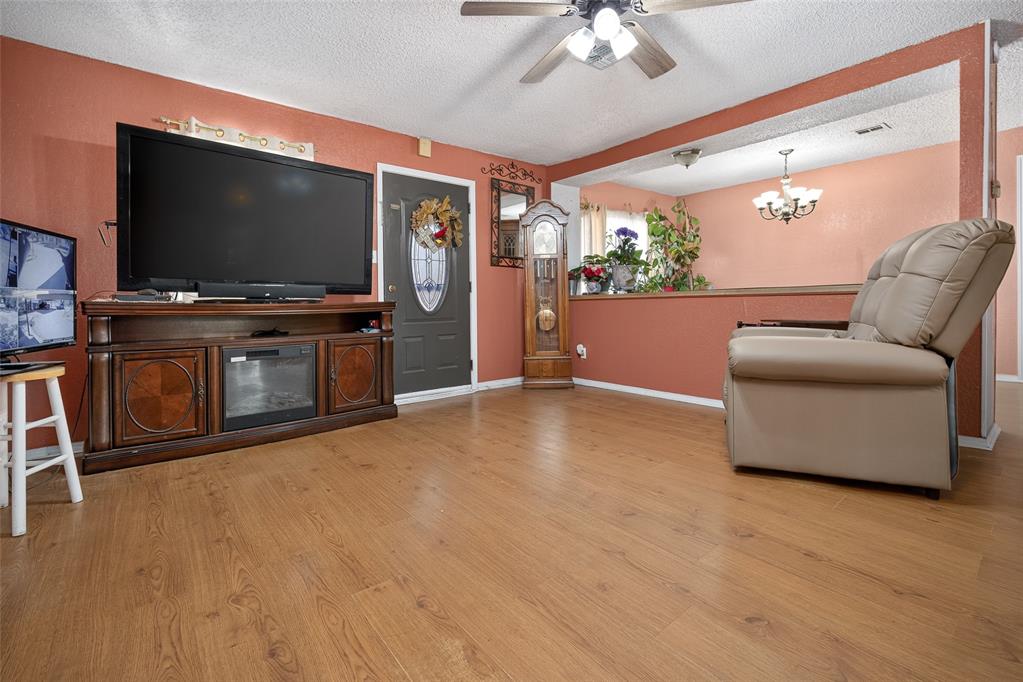 10260 250th Street Property Photo 2