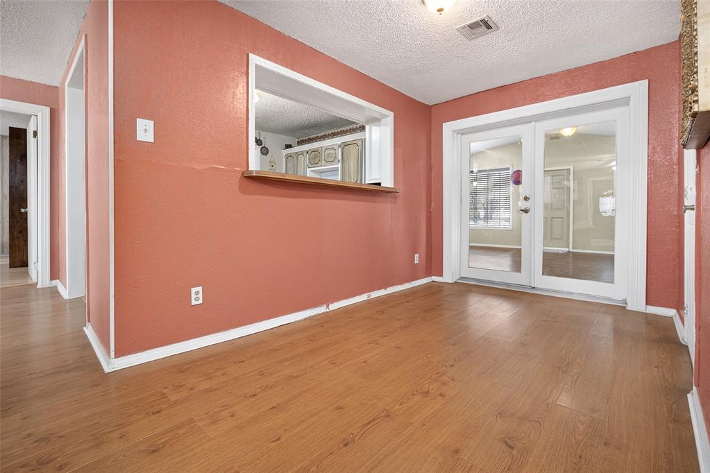10260 250th Street Property Photo 4