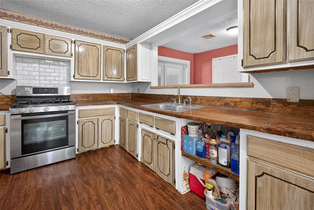 10260 250th Street Property Photo 6