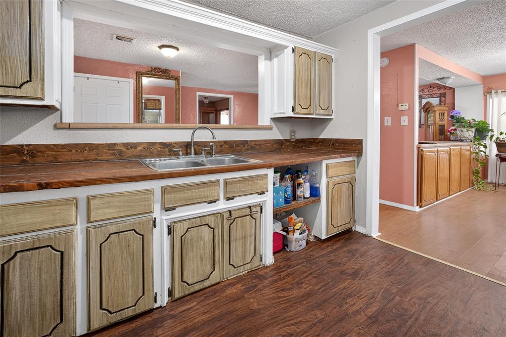 10260 250th Street Property Photo 8