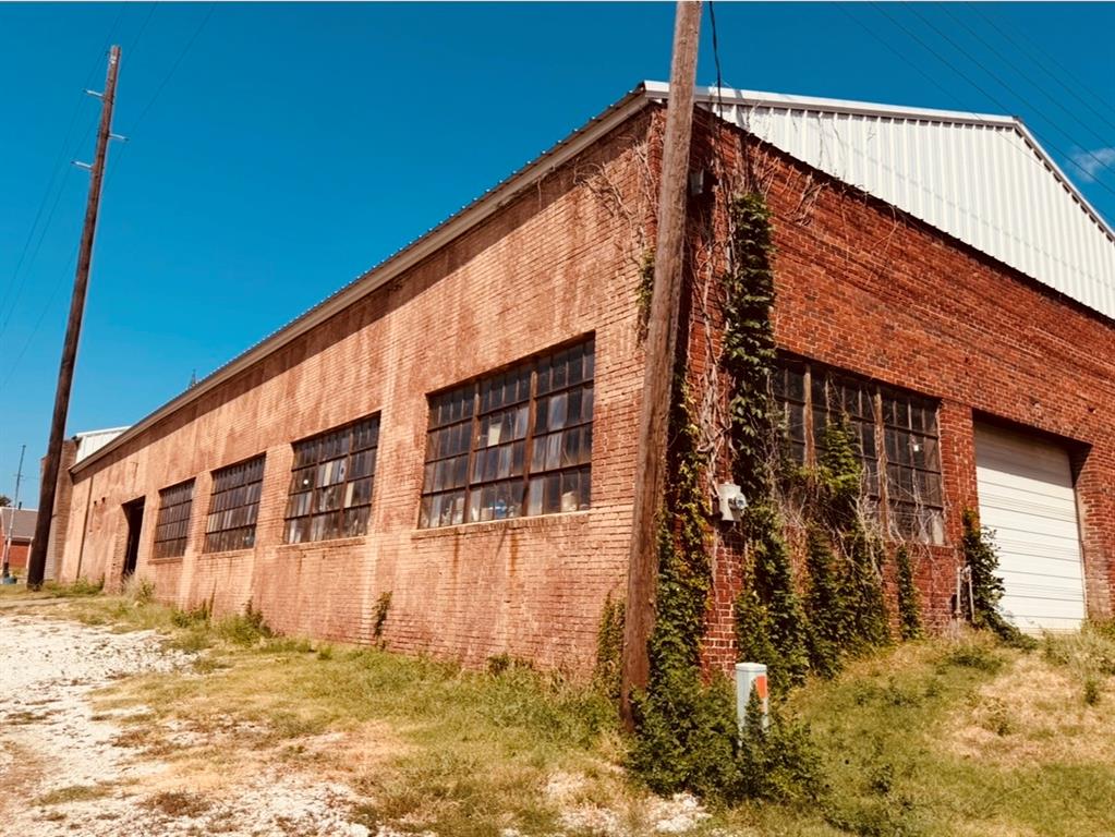130 S Broadway Street Property Photo 2
