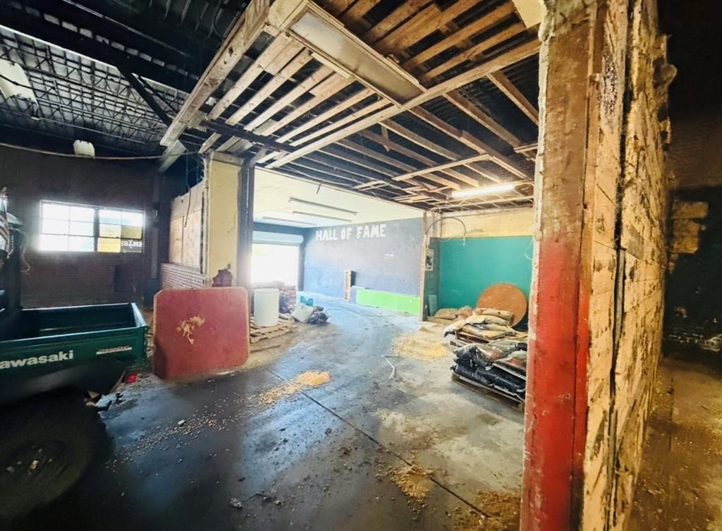 130 S Broadway Street Property Photo 5