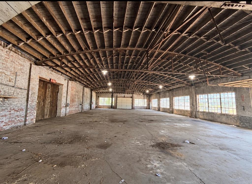 130 S Broadway Street Property Photo 12