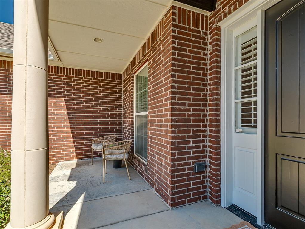 6908 Stinchcomb Drive Property Photo 4