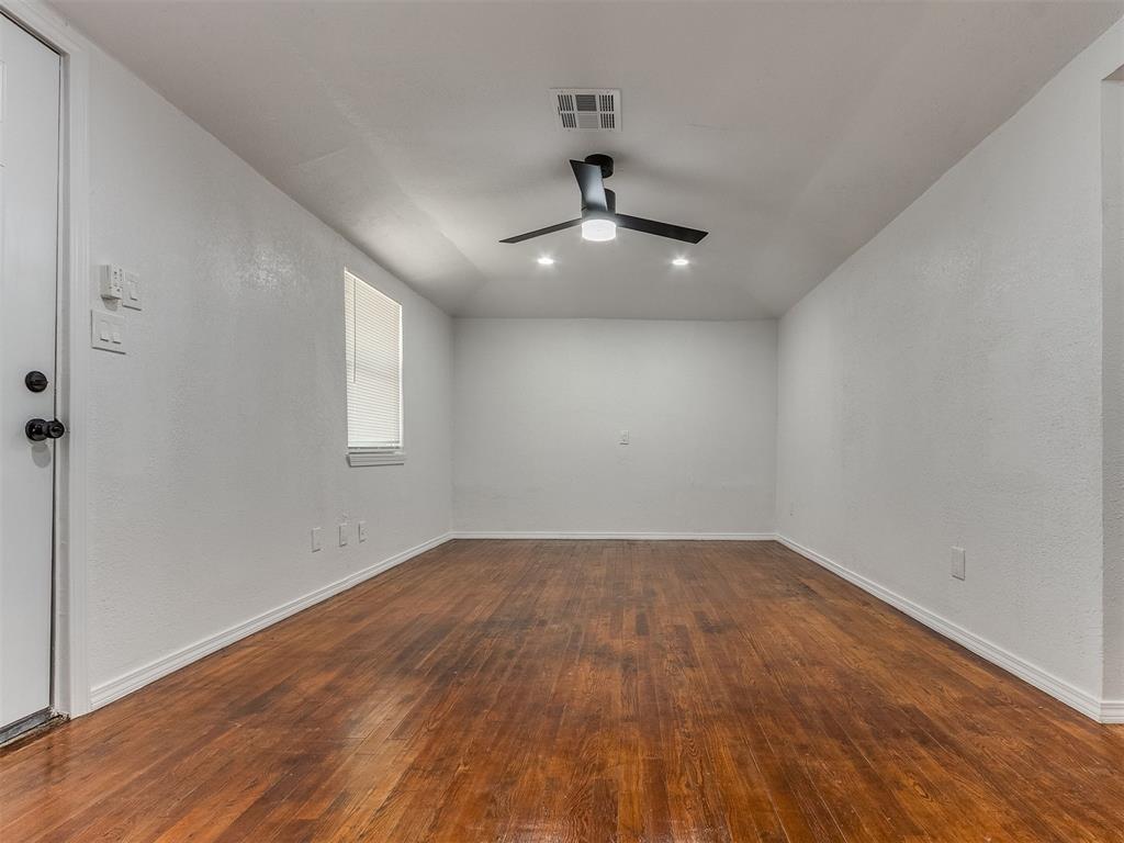2587 Ridgecrest Drive Property Photo 3