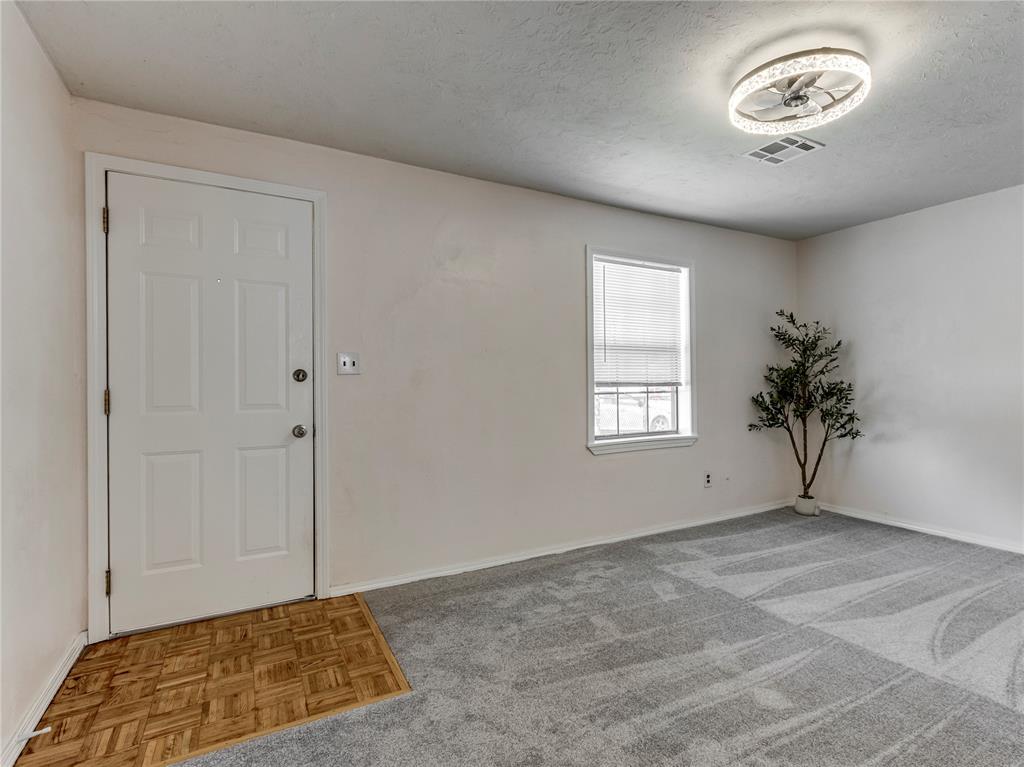 4608 N Mueller Avenue Property Photo 4