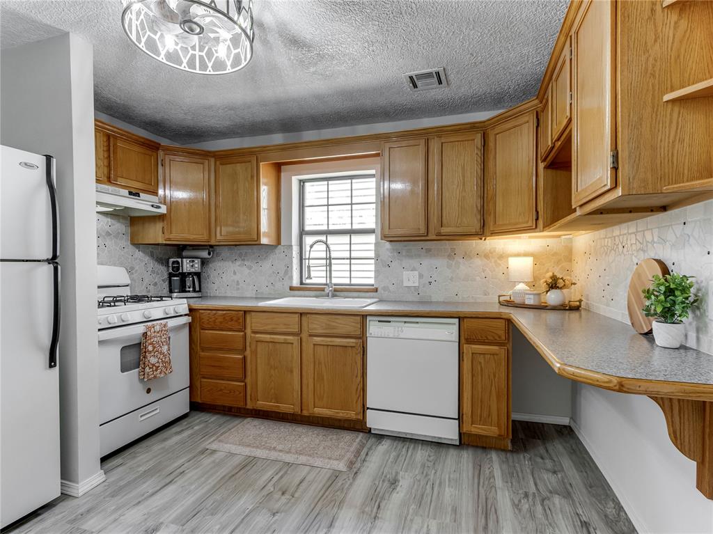 4608 N Mueller Avenue Property Photo 7