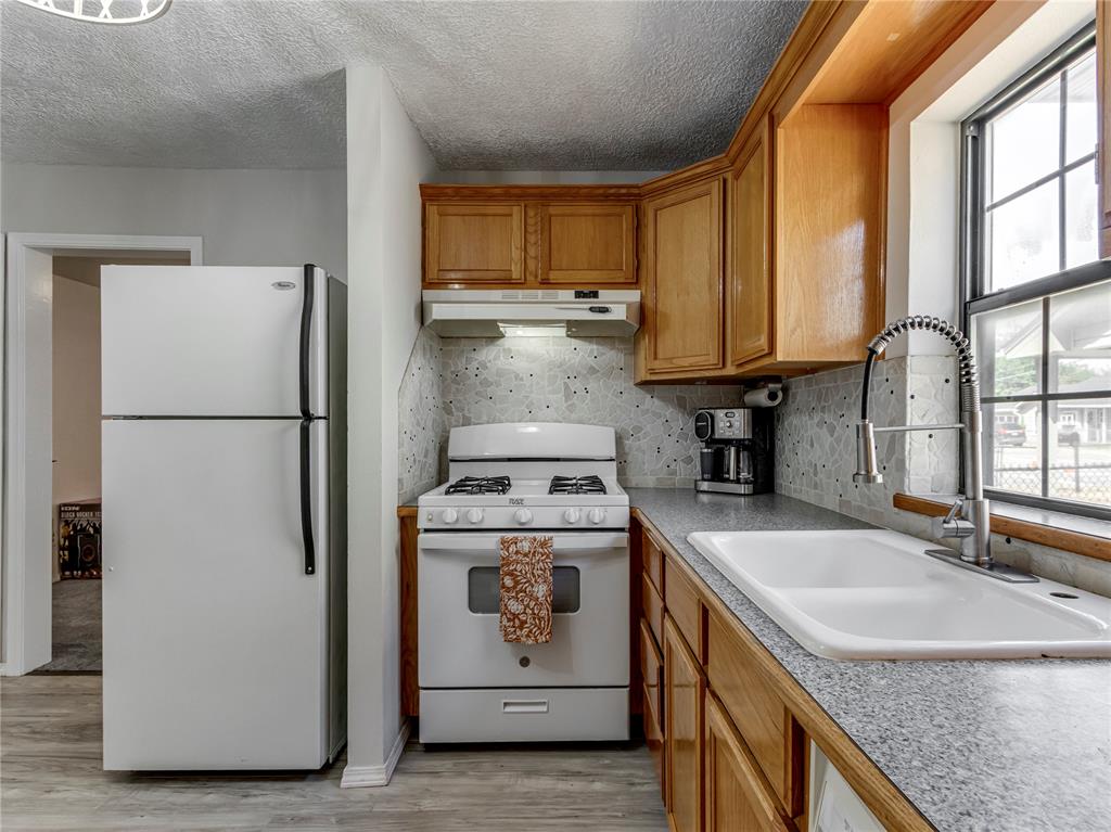 4608 N Mueller Avenue Property Photo 8