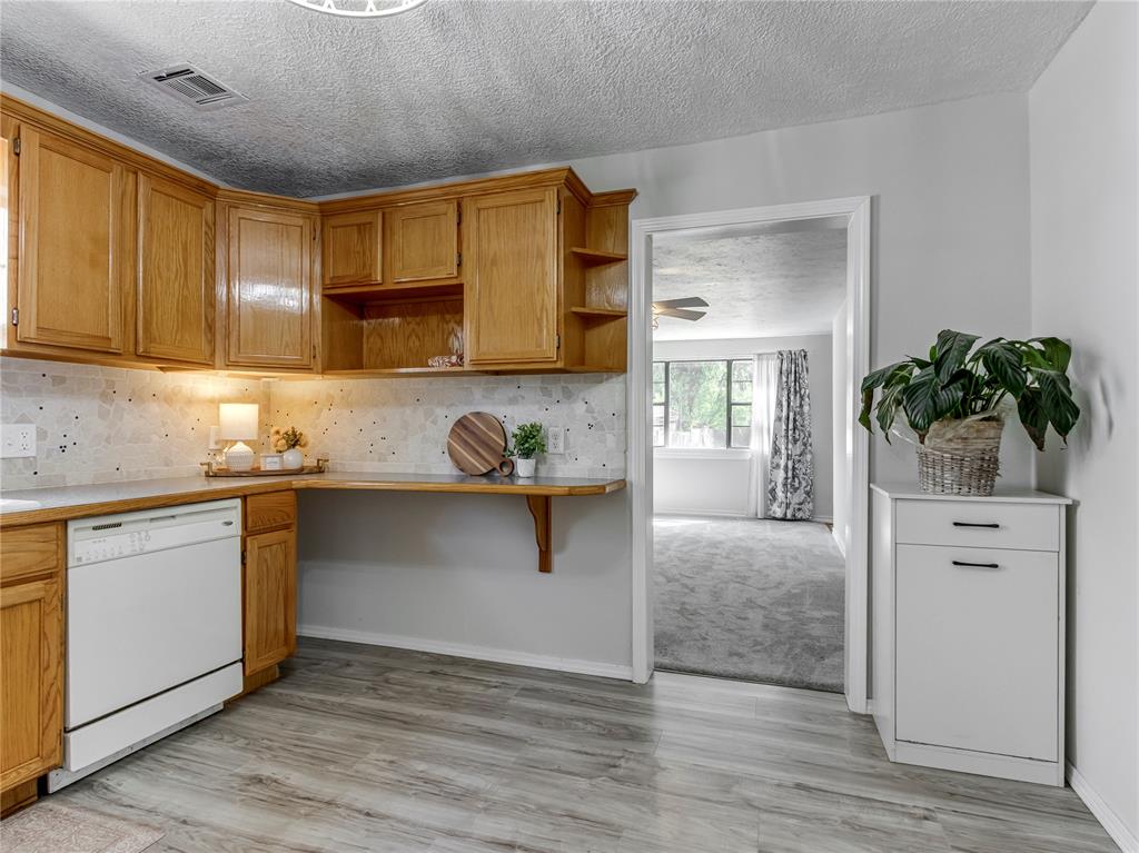 4608 N Mueller Avenue Property Photo 9
