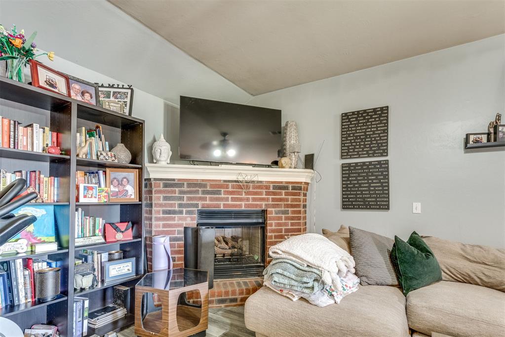 516 S Castle Ridge Lane Property Photo 4