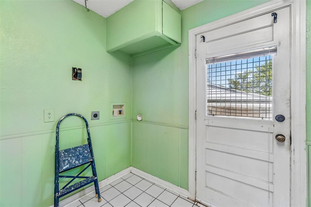 1920 Miramar Boulevard Property Photo 13