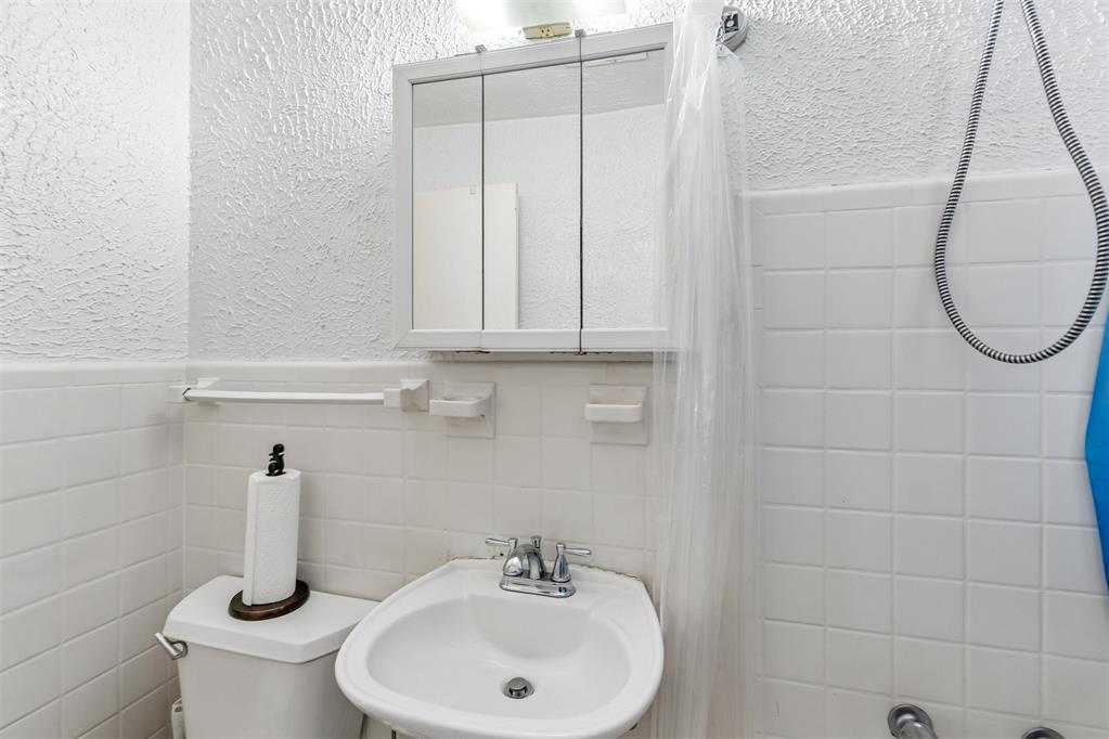 1920 Miramar Boulevard Property Photo 18