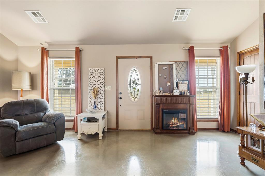 5048 Fairview Road Property Photo 7