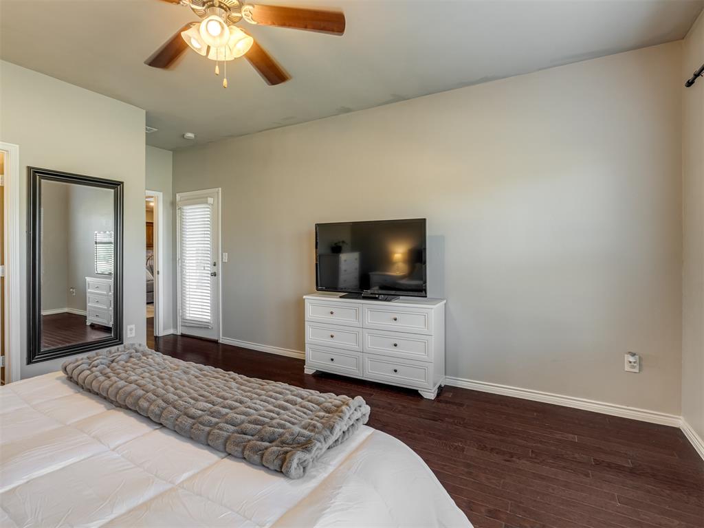 10413 Westover Avenue Property Photo 18