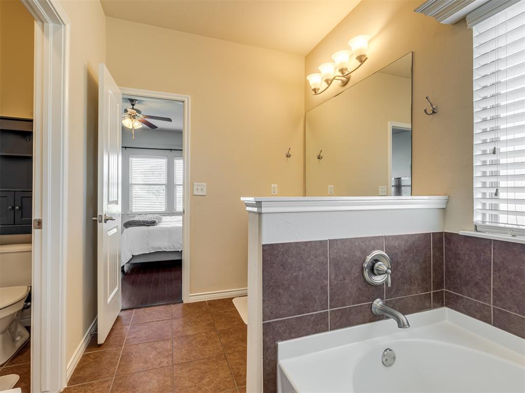 10413 Westover Avenue Property Photo 21