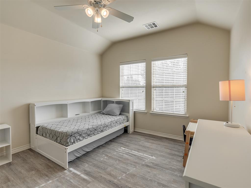 10413 Westover Avenue Property Photo 24