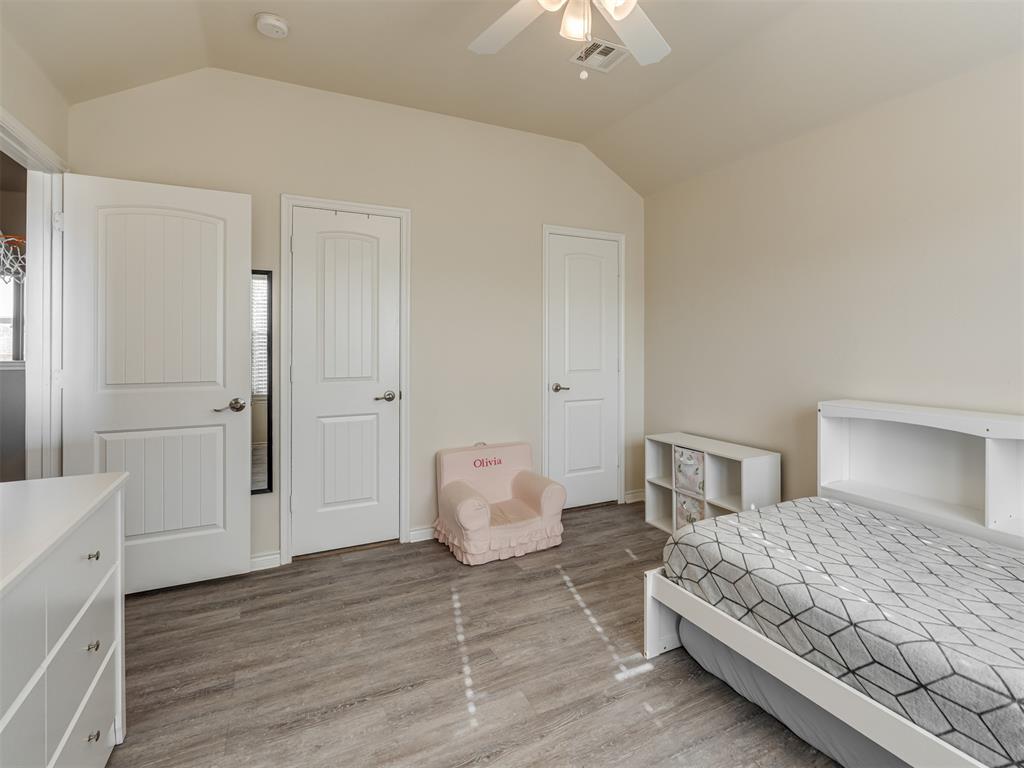10413 Westover Avenue Property Photo 25