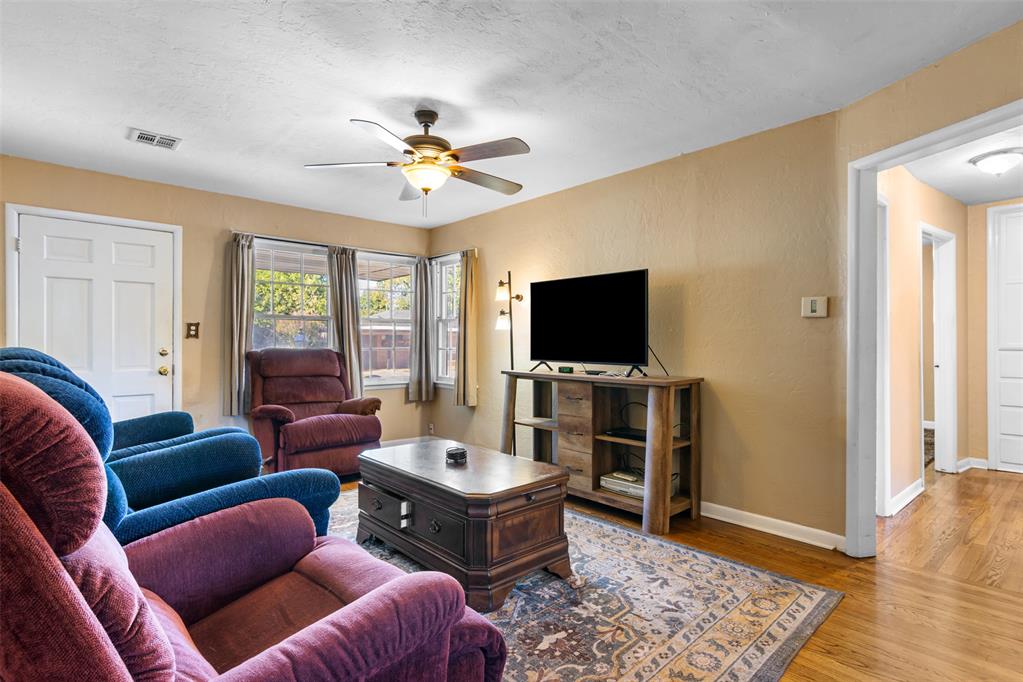 7014 Nw 44th Street Property Photo 4
