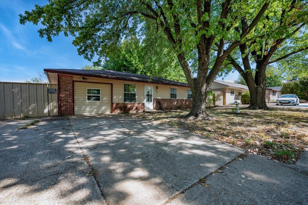 505 Meadowlake Drive Property Photo 2