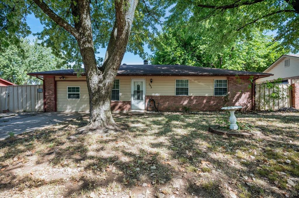 505 Meadowlake Drive Property Photo 3