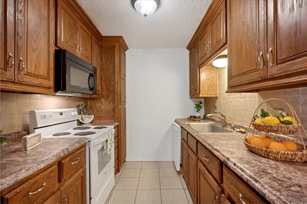 505 Meadowlake Drive Property Photo 15