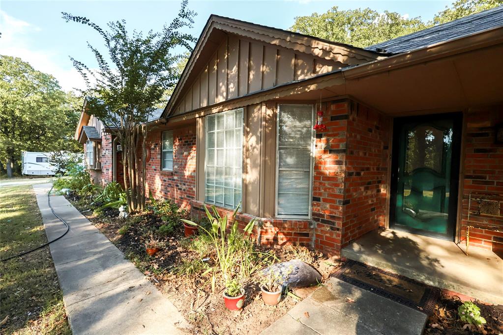 507 Whispering Oaks Property Photo 3