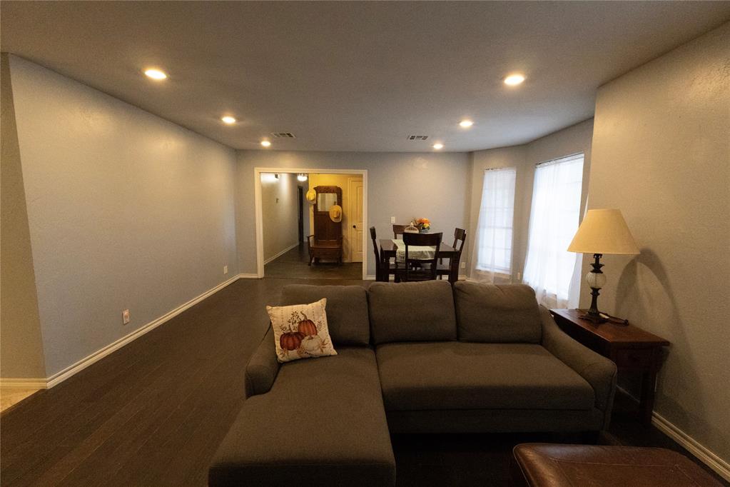 507 Whispering Oaks Property Photo 11