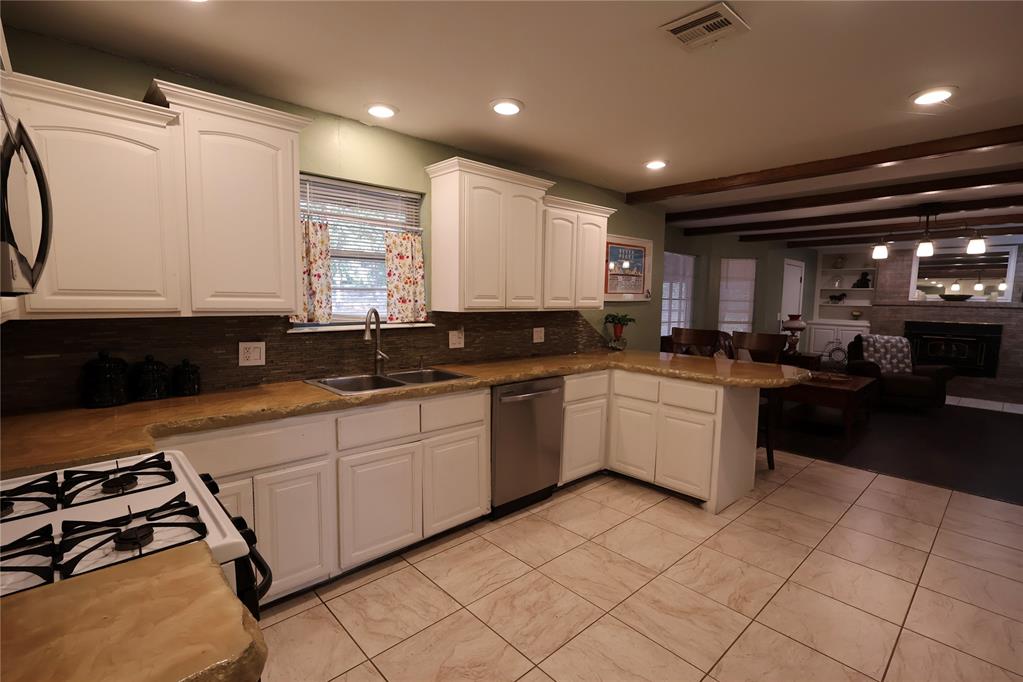 507 Whispering Oaks Property Photo 12