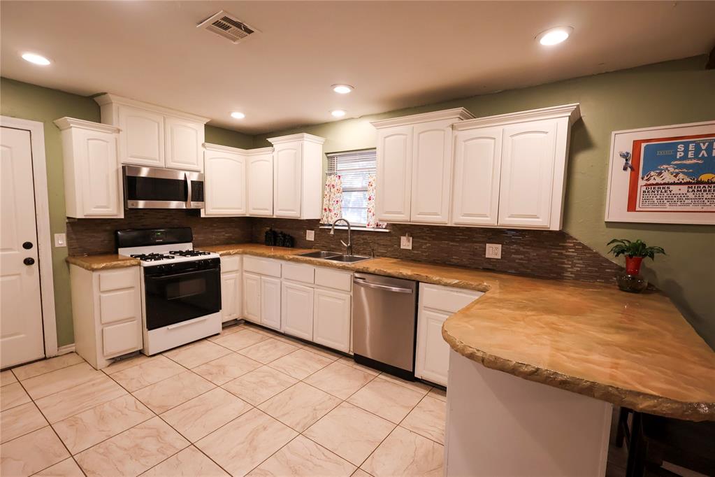507 Whispering Oaks Property Photo 13