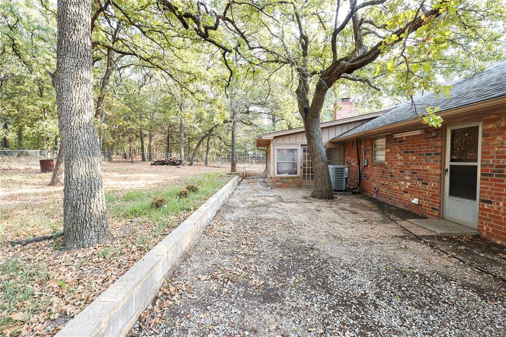 507 Whispering Oaks Property Photo 38