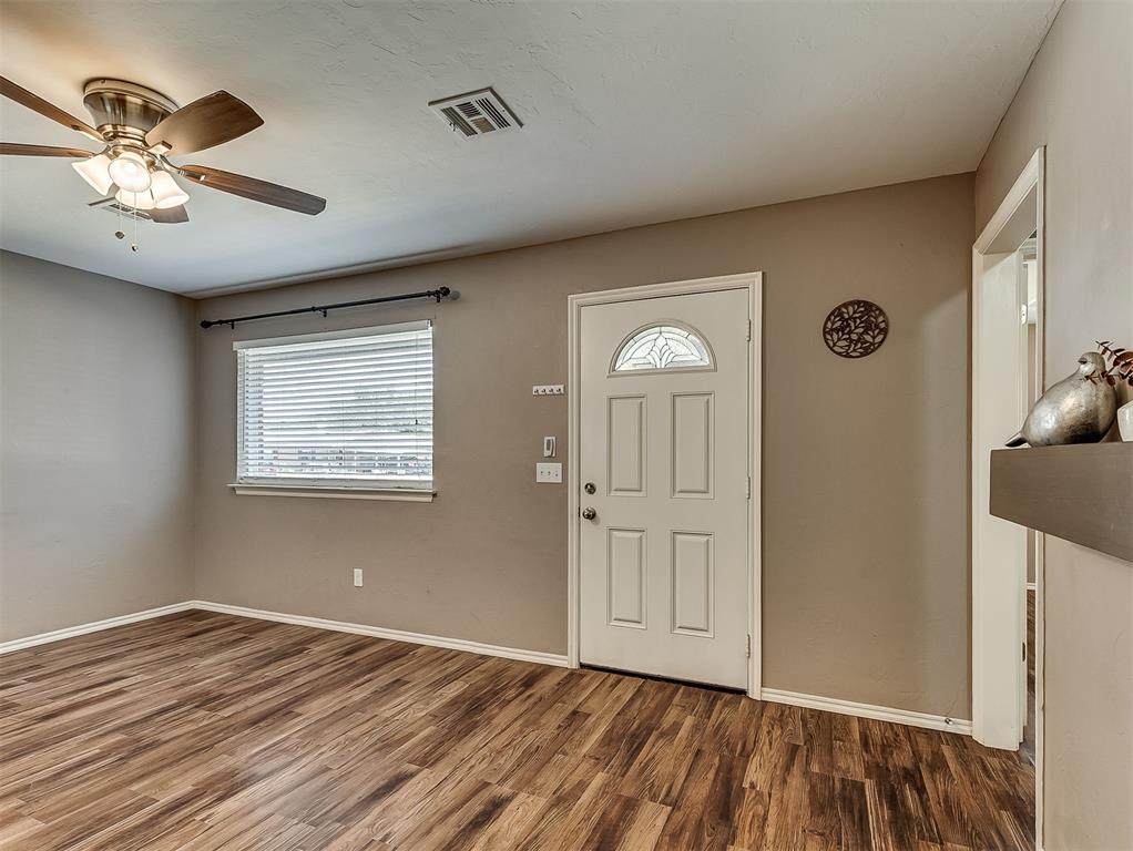 220 S Irving Drive Property Photo 3