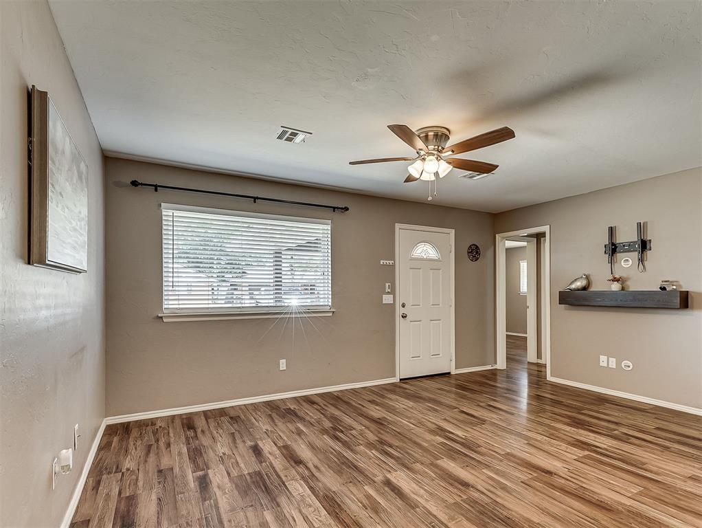 220 S Irving Drive Property Photo 6