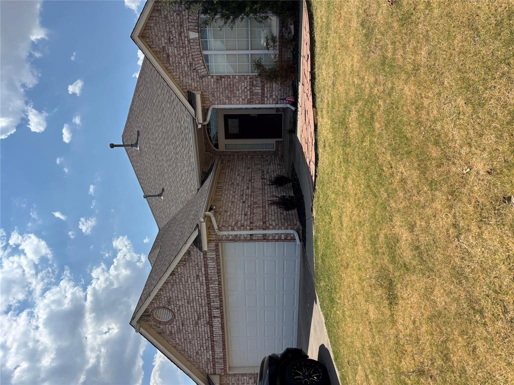 9301 S Barnes Avenue Property Photo 1