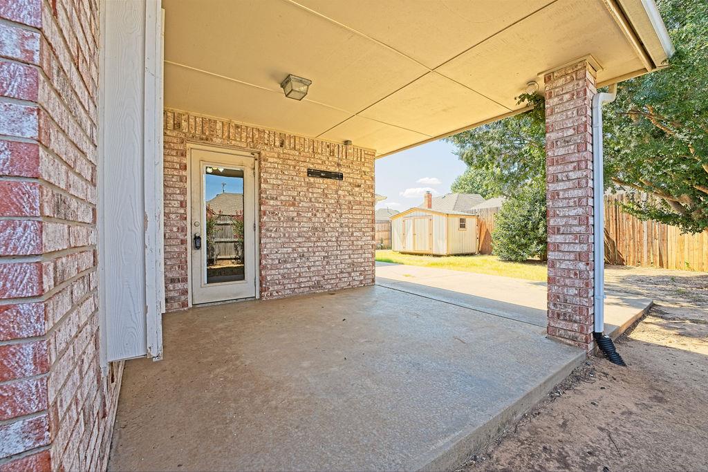 9301 S Barnes Avenue Property Photo 6