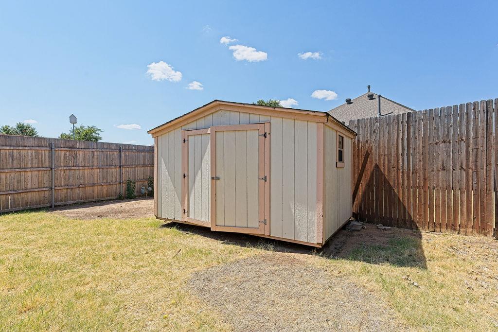 9301 S Barnes Avenue Property Photo 10