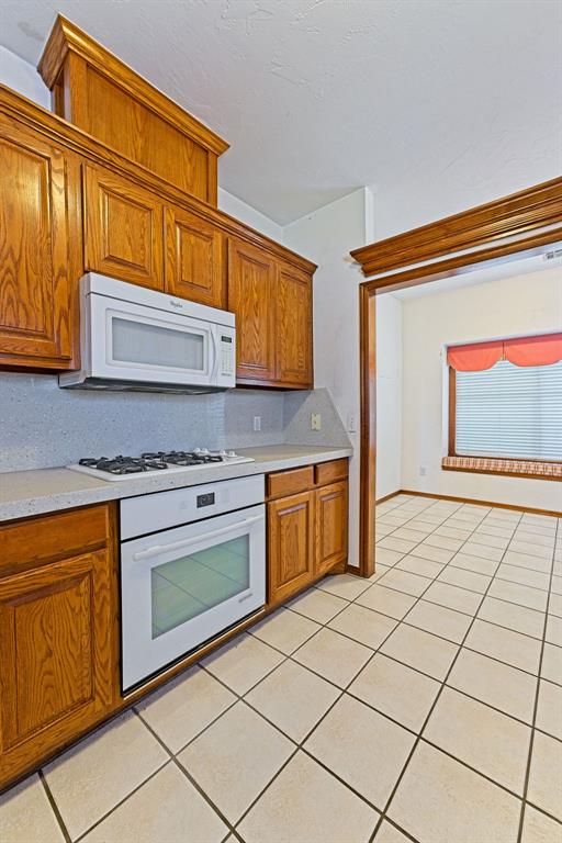 9301 S Barnes Avenue Property Photo 19
