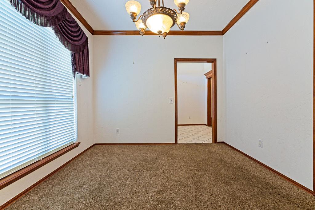9301 S Barnes Avenue Property Photo 21