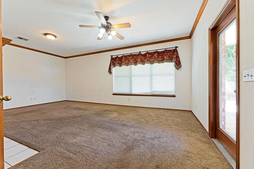 9301 S Barnes Avenue Property Photo 22