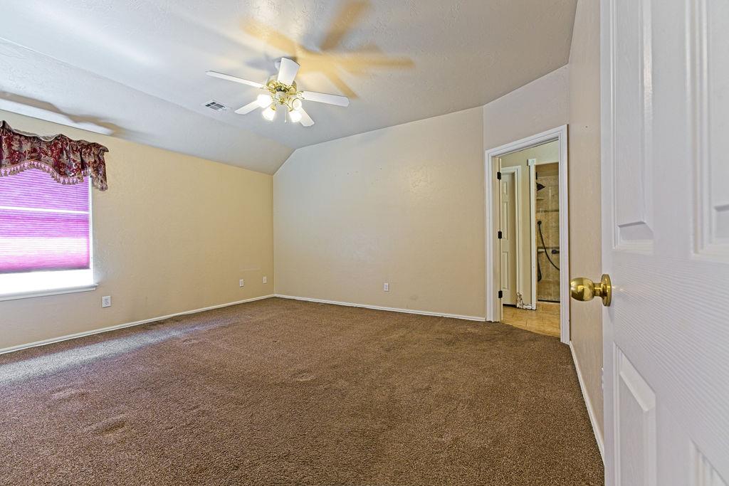 9301 S Barnes Avenue Property Photo 25