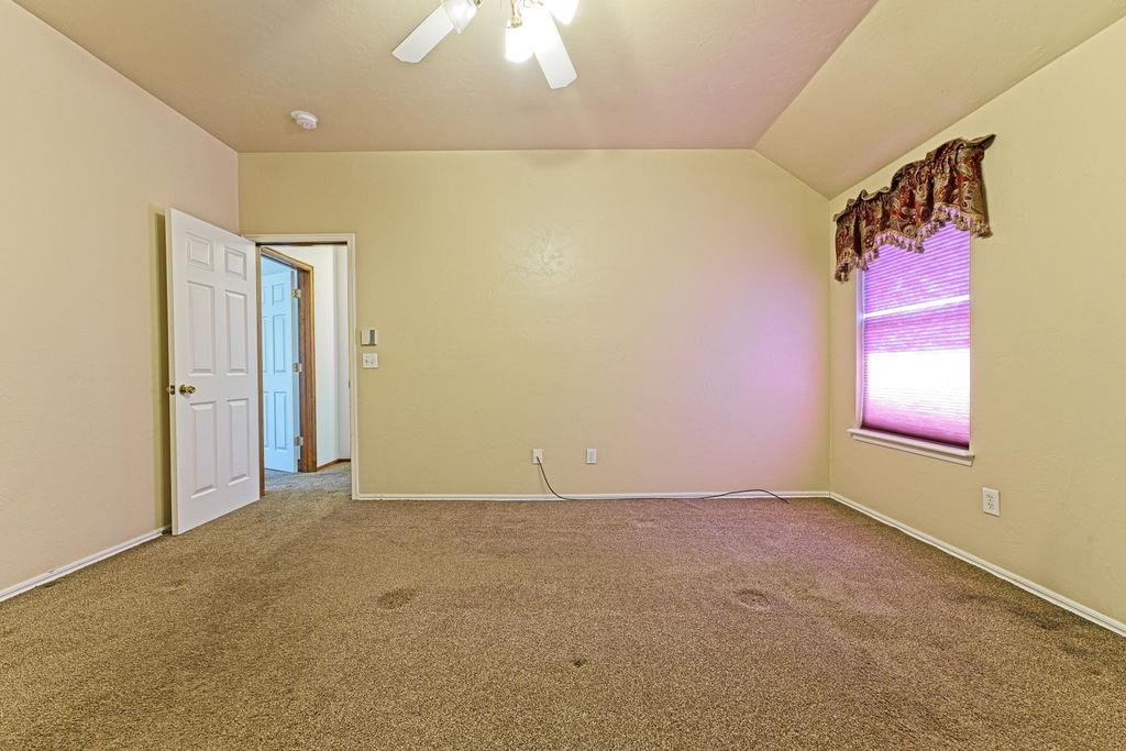 9301 S Barnes Avenue Property Photo 26