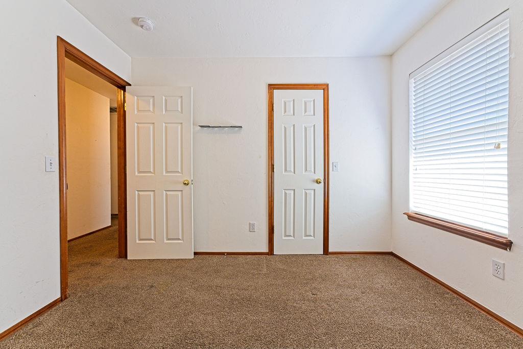9301 S Barnes Avenue Property Photo 33