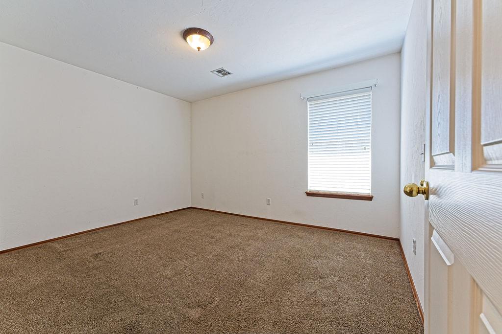 9301 S Barnes Avenue Property Photo 36