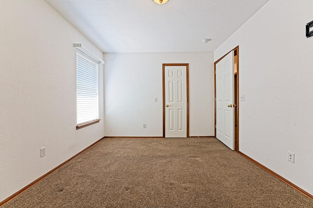 9301 S Barnes Avenue Property Photo 37