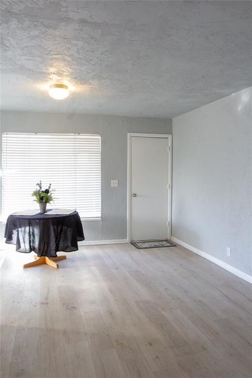 3315 N Villa Avenue Property Photo 8